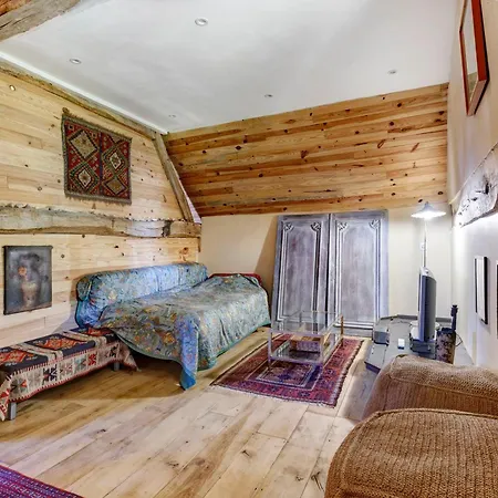 La Grande De La Chaumiere Bed & Breakfast